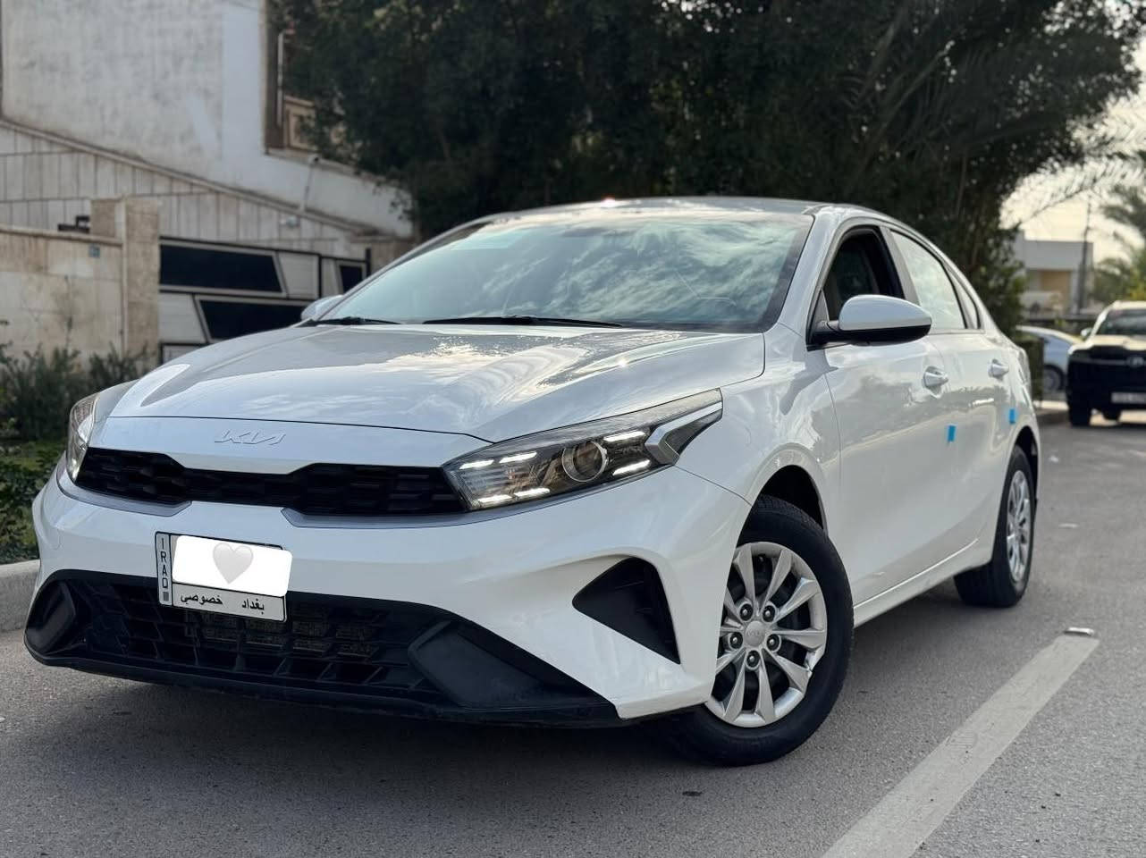 السلام عليكم
سيراتو
٢٠٢٢ 
خليجي
مكفولة من الضربة والصبغ والتبديل فقط بيها مكانين بارد بدون فتح بدون اي شي
كير ومحرك مكفول 
محرك دوش
لايت لد
تبريد ثلج
ترايها كلش حلو 
ماشية ٤٨ الف كم 
رقم بغداد  مشروع وطني 
سيارة حلوة وجاهزة من كلشي
السعر  ١٥٠  ورقة 
العنوان بغداد حي الجامعة
الرقم ***********
