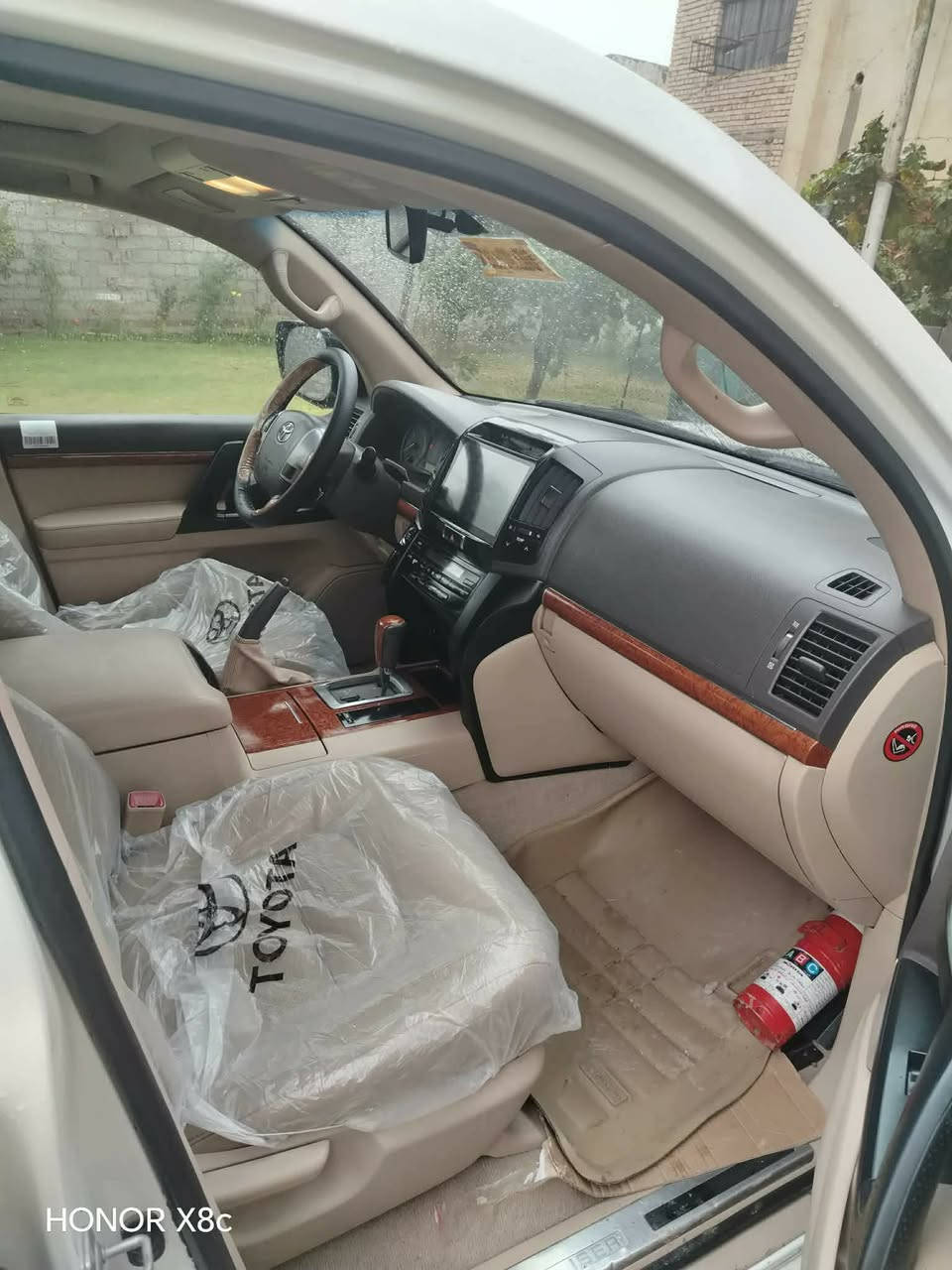 سلام عليكم الاندكروز 2013بريم اصل مكفول كفاله عام عده بارد بل خشم مال الجاملغ الأمامي مرفق بل سونار عده هذا كفاله v6 تشغل عن بعد السياره فول للخير السعر 365$وبيه مجال قليل مكان بابل مسيب رقم التلفون ***********
