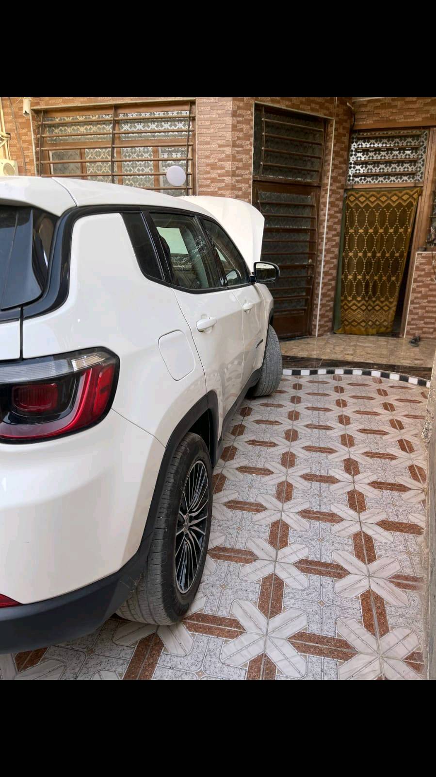 يالله جيب كمبارس 2021 بلاش ماكو هيج سعر
مكينه 2400 المرغوب بدون تيربو 
لايت زنون 
كشافات 
داخل  اسود وجداً جديد الداخل 
سايد بريك دكمه + اوتو ويا الاحزام 
شاشه كبيره 
كامره دواره 
منافذ يوس بي 
لد داخلي متعدد الاوان 
فول تحكم استرين 
تخم تاير جديد 
منظومه احتراق كلشي بيها جديد 
حادث السياره رصه خفيفه في الجنطه 
السعر ١٢٥وماكو هيج سعر بهيج نظافه 
مكاني بابل الحله 
لون  ابيض بلادي 
مواصفات 
بصمه تشغيل 
بصمه تشغيل عن بعد  
تحكم ستيرن 
حساسات خلفيه 
سستم مضخم امريكي بلادي 
تخم تاير جديد هستوني مبدله 
وبعد بيه هواي مواصفات 
رقمه اربيل بسمي تريد وكاله تريد مداور موجود 
السعر 125وبلعافيه عل ياخذه سياره شعرايه ماعايزه
 ***********