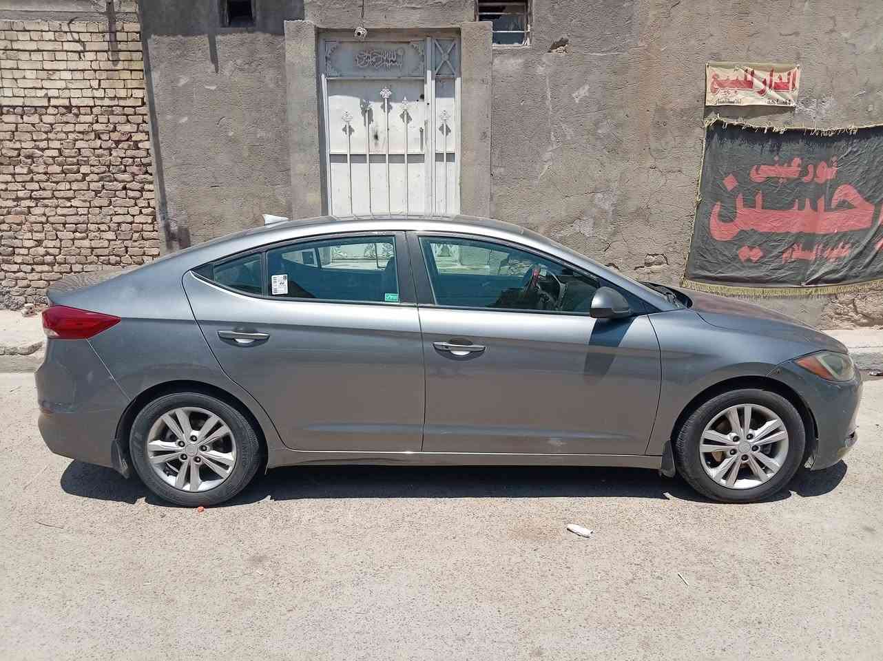 حادثها باب وجاملغ وربع البنيد كما موضح بلصوره وبيهن صاير جراد وبيها صبغ قليل بلجاملغات الخلفيه
بغداد مدينه الصدر  السعر 112 وبيها مجال
***********
الموديل: 2018
اللون الخارجي: رصاصي
المحرك: 2.0 لتر، 4 سلندر
ناقل الحركة: أوتوماتيك 6 سرعات
نظام الدفع: أمامي
فتحة سقف
شاشة لمس
كاميرا خلفية
كشنات تدفاه
حساسات خلفية
تشغيل بصمة (Smart Key)
مثبت سرعة
تحكم بالمقود
إنارة LED نهارية 
نظام ABS وESP للثبات
بلوتوث، USB، وApple CarPlay / Android Auto
حادثها باب وجاملغ وربع البنيد كما موضح بلصوره وبيهن صاير جراد وبيها صبغ قليل بلجاملغات الخلفيه
