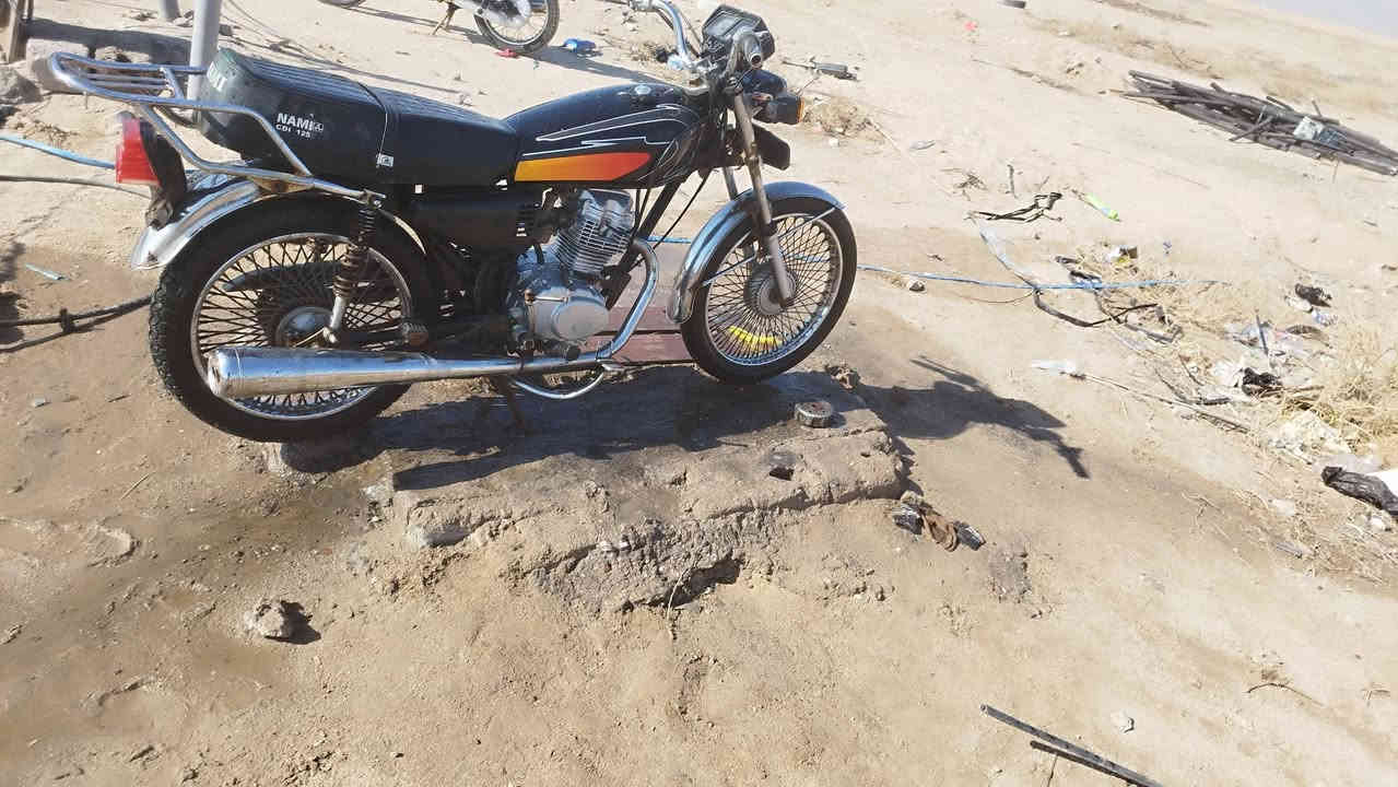 دراجه للبيع ايراني شرط مامفتوحه دراجه سعر 390 وبيها مجال بصيط العنوان مزارع الزبير  الراحه ***********
