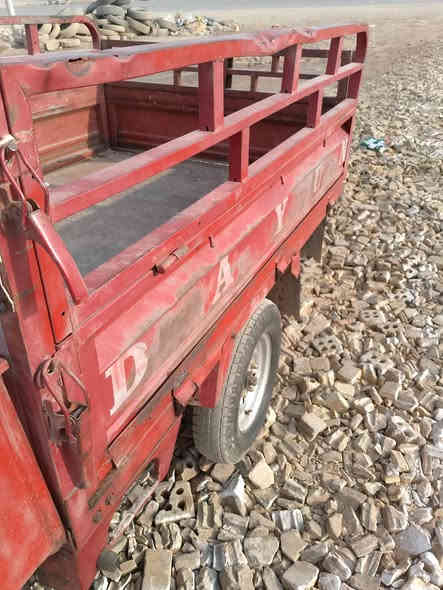 سلام عليكم ستوته دايوان مديل 16اوراق كاملة شغالةسلف تخم تاير ستواته خير من الله ب750بغداد ***********
