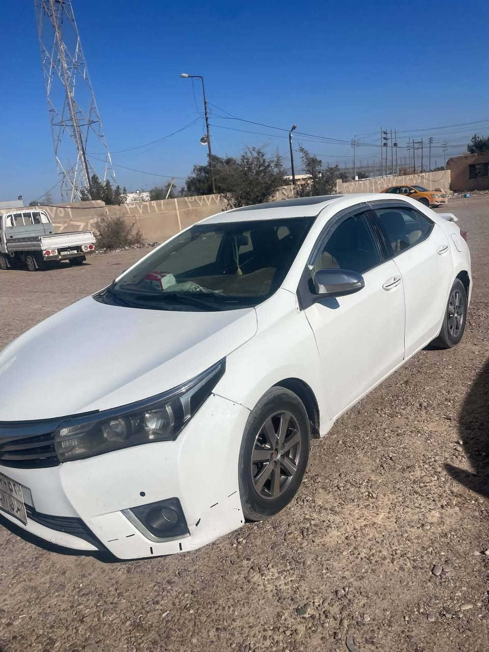 بيع مستعجل كورلا ١٥ خليجي فول مواصفات بصمه فتحه تحكم  كير مكينه حداديه تبريد اي نقص مابيهن خير من الله ع ايدي حادثها جه السايق بدون دواخل بدون ايرباك السياره صبغ عام السعر ٧٧ وبيها مجال الاستفسار ***********
