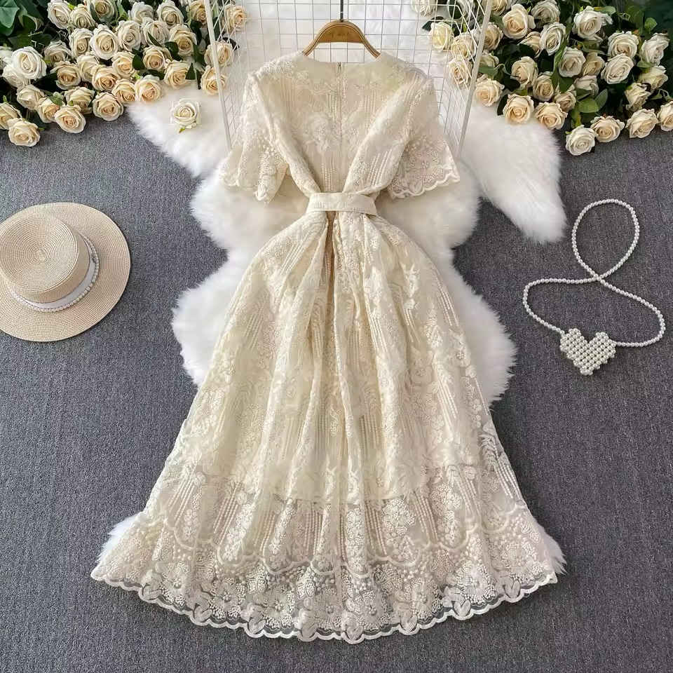 ⁨	⁨	فستان كيبور يجنن 🙈💞
الطول 119 سم 
السعر :60 الف 
القياسات S M L Xl Xxl⁩⁩


**إذا كنت صاحب هذا الإعلان وتريد حذفه لأي سبب، رجاءا أرسل رسالة إلى الدعم الفني**