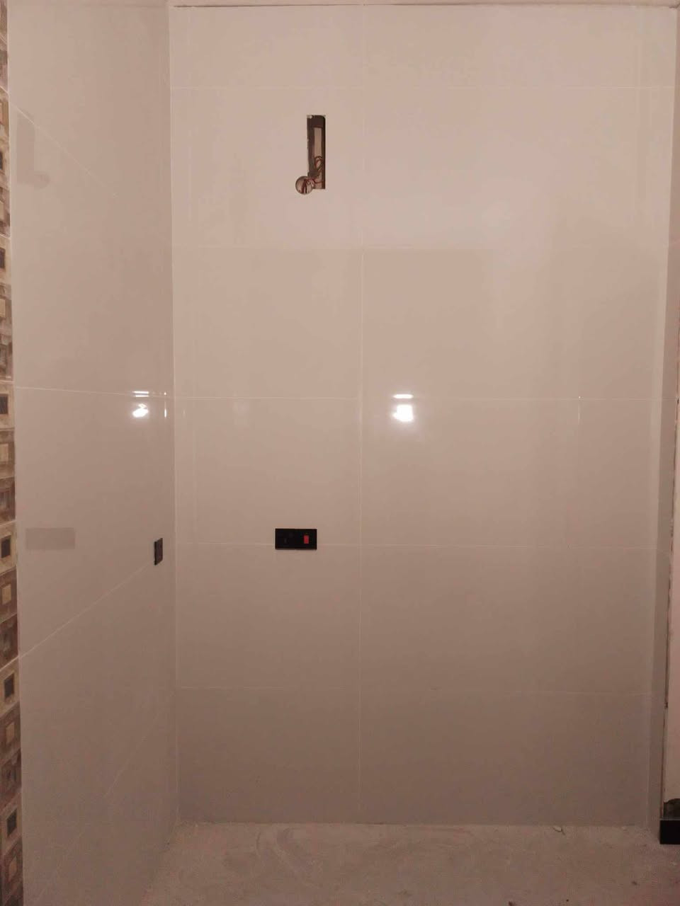 خلفه سيراميك جداري وارضي عملي في كربلاء للتواصل ***********
