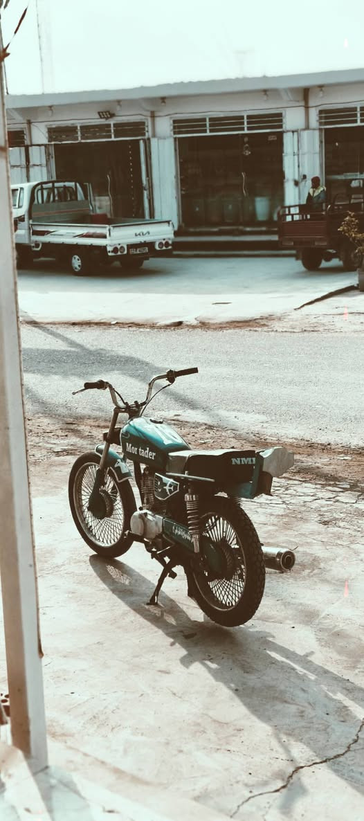 سلام عليكم دراجه حربيه للبيع
شلعه ومعدل فول دراجه بعد احله من الصور
العنوان ديالى الخالص 
السعر 325 وبيهة مجال
الرقم ***********
