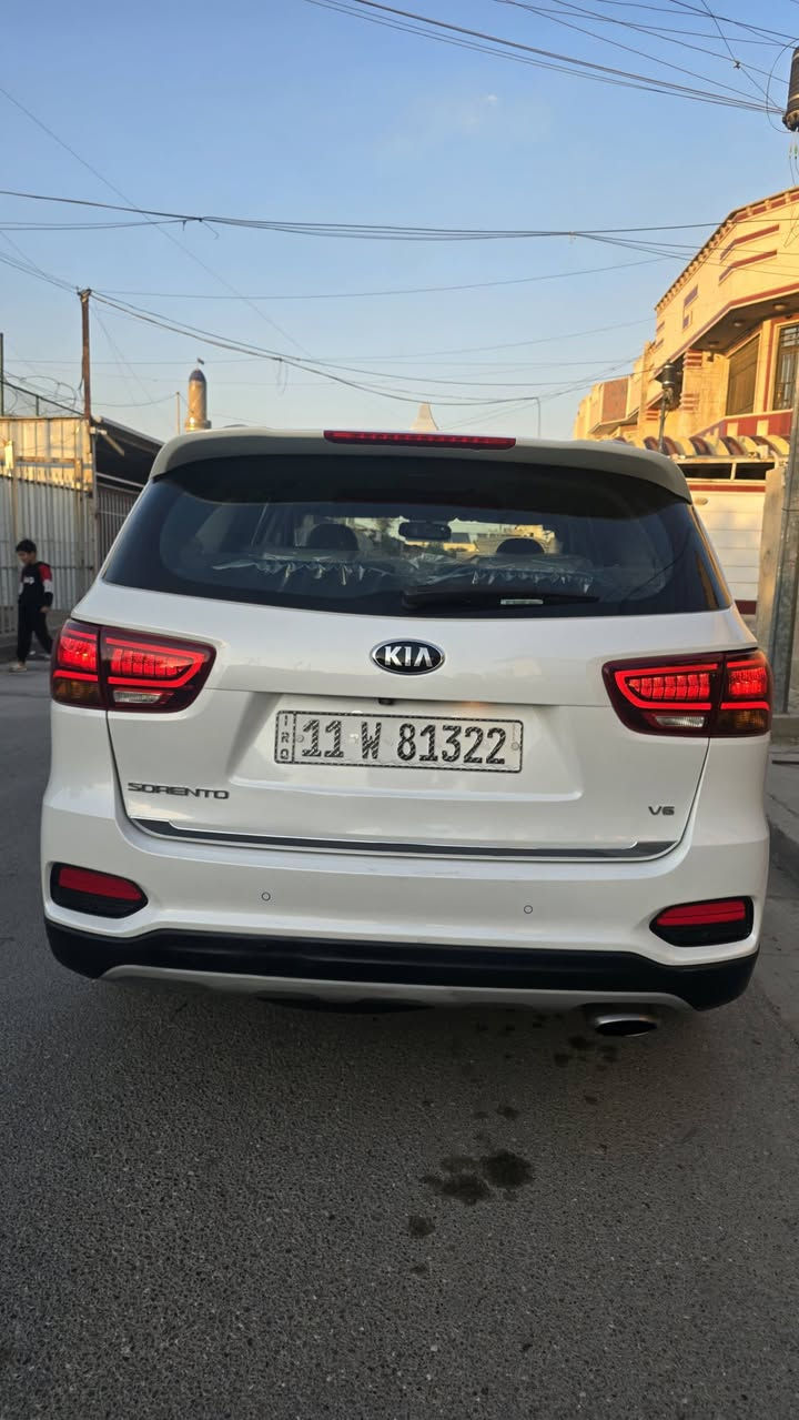 السلام عليكم 
سورنتو 2019 خليجي مكفولة سيارة من صبغ وضربه وتبديل فول مواصفات
بصمة أبواب العدد 2 
بانوراما 
كشنات جلد لونين اسود وابيض
كشنات امامي كهرباء+تدفئه وتبريد
فور ويل دفع رباعي 4×4 
مكينة 6 سلندر 3500
هاند بريك بصمة
صندوق كهرباء 
3 أنظمة قيادة+AUTO HOLD
حساس امامي+خلفي
كامرة خلفيه
لد نهاري
بردات خلفيه 
3 قطع تبريد
سيارة جاهزه تخم تاير جديد مكينة وكير كفاله العدة وكتلوكات كلهم موجوده حدادية مكفولة رقم بغداد الدولي هزة جديده بأسمي تحويل مباشر....مكان السيارة بغداد رقم الهاتف ***********
