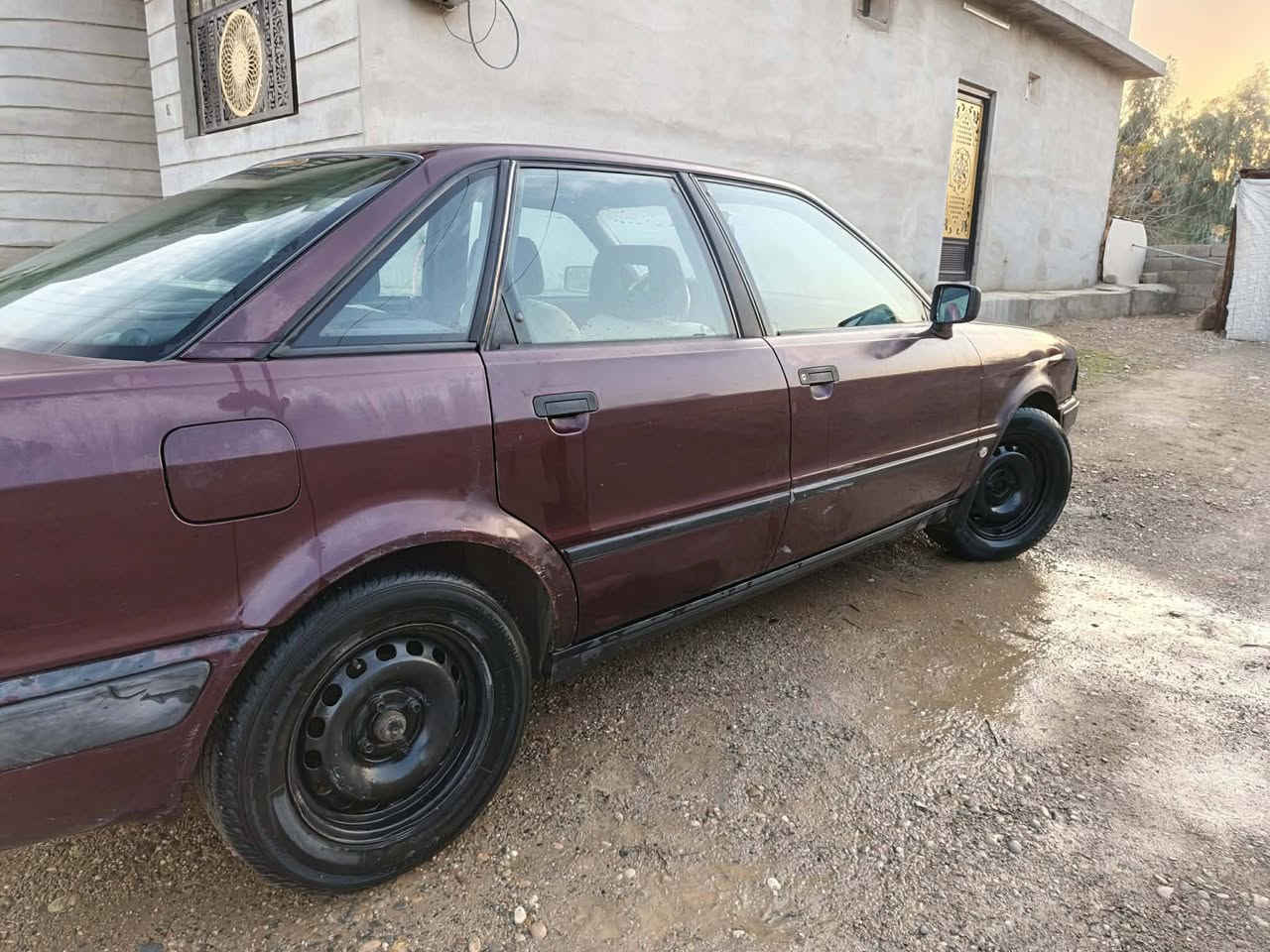 سلام عليكم سياره ودي موديل 93سنويه  28كربون بنزين بيها رقم نينوى الاماني كير محرك شرط طخم نضيف ويرمنية شغله كلها شرط تحويل سياره بدون صبغ بدون حادث تايات جدد مكان السياره موصل بادوش السعر 35وبيها مجال قليل التفاصيل اكثر اتصال بل رقم ////***********رقم صاب السياره
