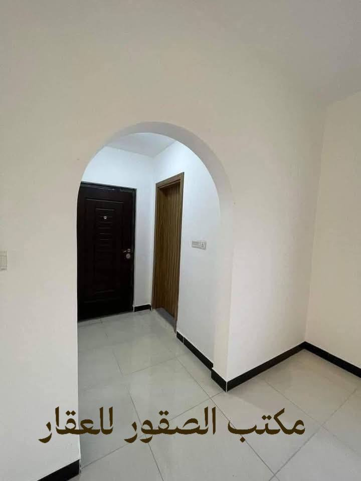 ♦️دار للأيجار في مجمع الاميرات الجديد عدد ثنين ركنين شارع 30 المرحله الثانيه مقابل الاولى السعر 450 مع المجال 
***********
***********
♦️مكتب الصقور للعقار ♦️
