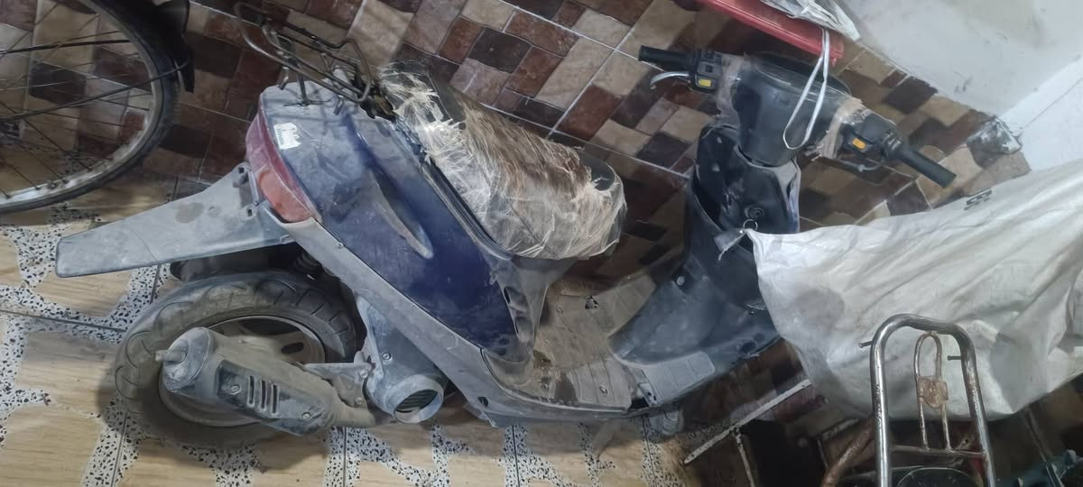 سلام عليكم ماطور ما عرف شنو اسمه بس هندر واحد يشتقل مكينته صافيه مثل دهن سلف شقال دراجه كهربائياتها هم شقاله سعر 170وبيها مجال لطيبين ***********
