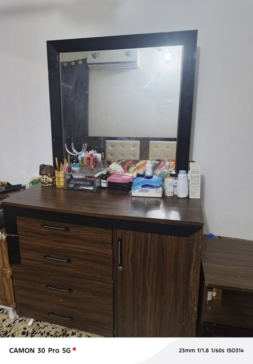 غرفه نوم تركي للبيع
نضيف سعر 350 بيه مجال مو شراي رجاهن لا تقطع رزقي
مكان الرمادي 
***********
