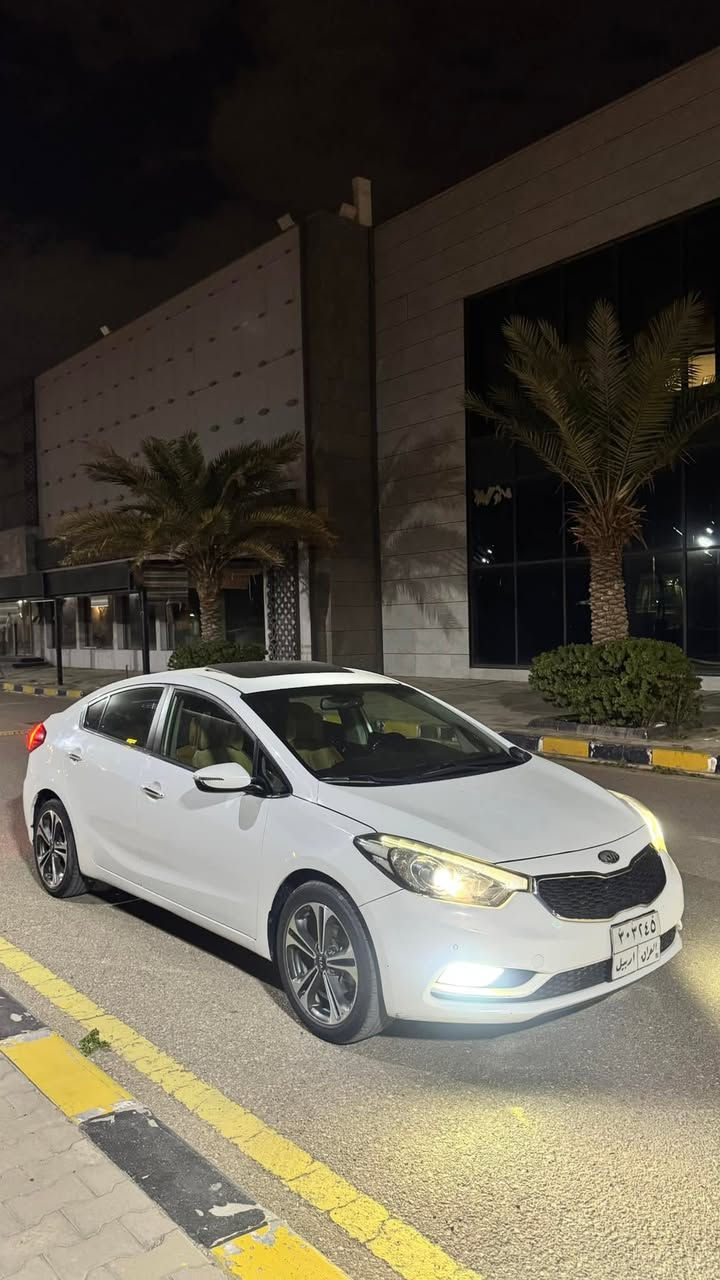 سيراتو ١٣ شكل ١٤ 
فقط بنيد صبغ
VIP مكينه ١٦٠٠
١١٩$
***********
نجف
