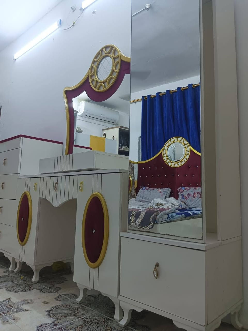 غرفه تركيا استعمال قليل ٩٠٠ وبيه مجال الستفسار تصال عل رقم ***********
