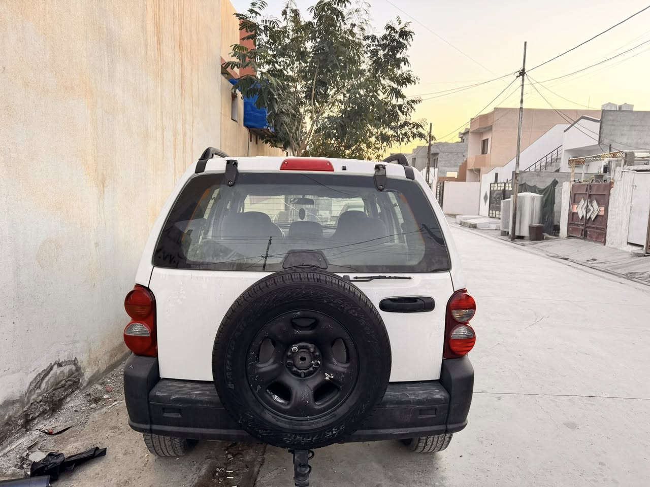 جيب لبرتي مزاد وزاره الداخليه 2004صبغ عام بدون حادث كير ومحرك بشرط فور ويل شغال سياره عليه ادامه كامله سعر 50وبيه مجالمكان كركوك ***********
