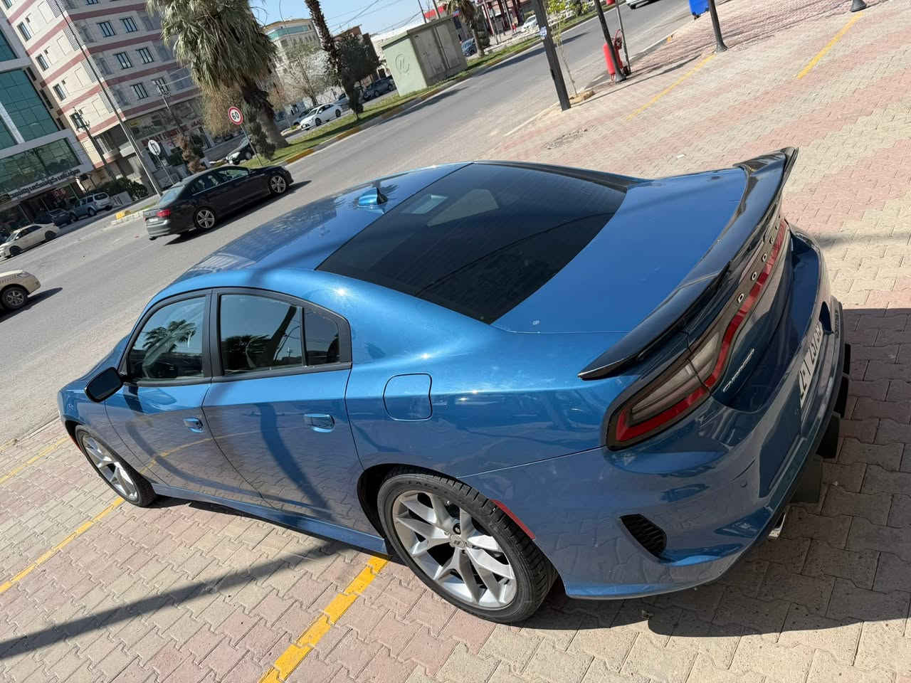 السلام عليكم جميعا 
1. جارجر للبيع فقط بدون مراوس 
2. فئة GT سوبر تراك باك 
3. الموديل 2023 
4. الرقم اربيل بأسمي تحويل مباشر 
5. اللون البحري الجديد مميز 
6. الحادث صفحة الراكب صبغ بدون دواخل وبدووووون ايرباك بجم كبس الشواصي واللغود والمكينه والكير والحدادية كفااااله عامه 
7. المحرك 3600 
8. شاشة كبيرة 
9. كشنات حضن 
10. دكمة سوبر تراك باك 
11. دكمة سبورت 
12. ماشية السياره 25
13. تحكم ستيرن جهتين 
14. ويل كب حجم 20 GT 
15. كشن السائق كهرباء 
16. تبريد تدفئة بالكراسي 
17. مانع انزلاق 
18. بصمة ابواب 
19. تشغيل عن بعد 
حساس خلفي اصلي
اخوتي الاعزاء غير متواجد عالخاص للاتصال على الرقم ***********
