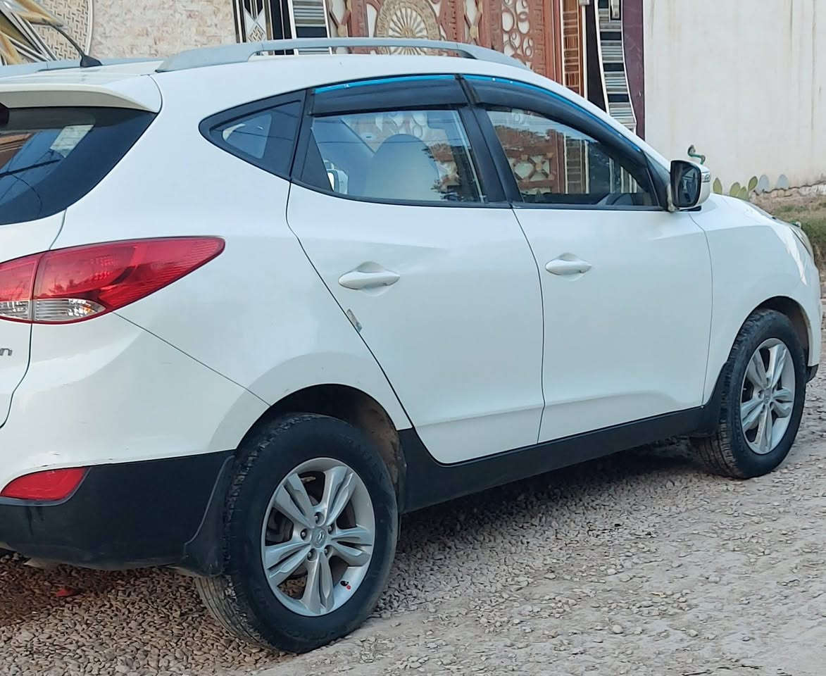 توكسان موديل2011
السيارة كاملة مكينه مكفولة وحدادية جديده وكير مكفول السيارة بيها اماكن صبغ السعر 135$ مع المجال

 و رقمها اربيل والسيارة نظيفه وحلوة مال جناي
مكاني الديوانيه

 للاستفسار 

***********
