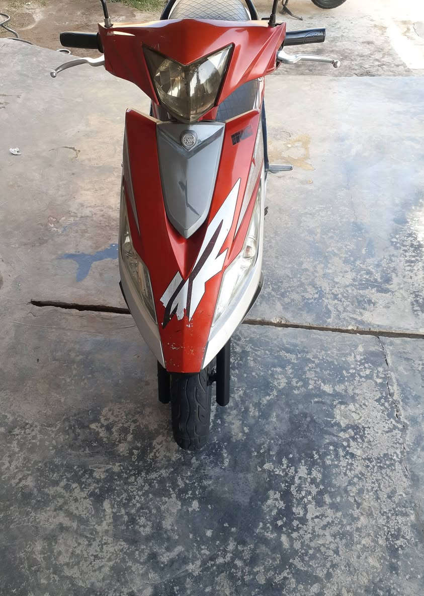 من رخصة الادمن 
دراجة سايم نحلة اكتروني للبيع
شغالة صلف وهندر وكهربائيات
محرك نضيف نشاط تمام الكشر كما
موضح نضيف السعر 500 وبيها مجال للشراي 
للاستفسار الاتصال ***********
