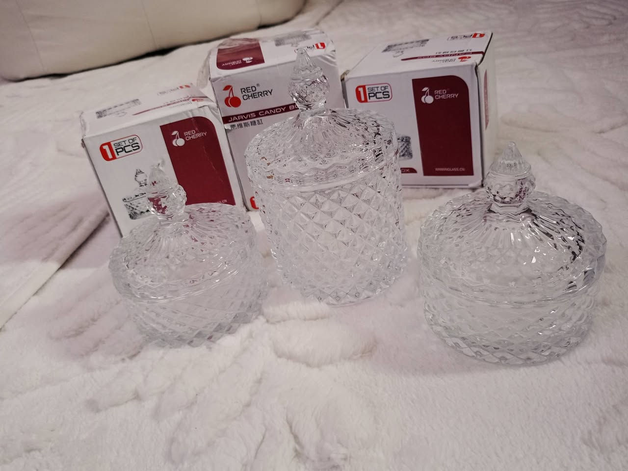 قمر ستور يرحب بكم 💗🎀
مجموعة من الديكورات 
الاخضر يتكون من 3 قطع سعرة 8 الف 
الفازات الشفافة تكون بـ 3 احجام وهي اكرليك اصلي ماينكسر سعر الـ3 كلهم سوية بـ 10 ومتوفر قطعتين منهم
الشكردانة تجي 3 قطع اثنين نفس شي والثالثة طويلة سعر الـ3 قطع بـ 8 الف 

توصيل 5 الف


**إذا كنت صاحب هذا الإعلان وتريد حذفه لأي سبب، رجاءا أرسل رسالة إلى الدعم الفني**