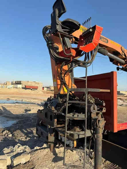 للبيع موديل 2006 رقم شمالي جديد بسمي كرين فافنكر ***********مكان البصره سعر 440وبيه مجال
