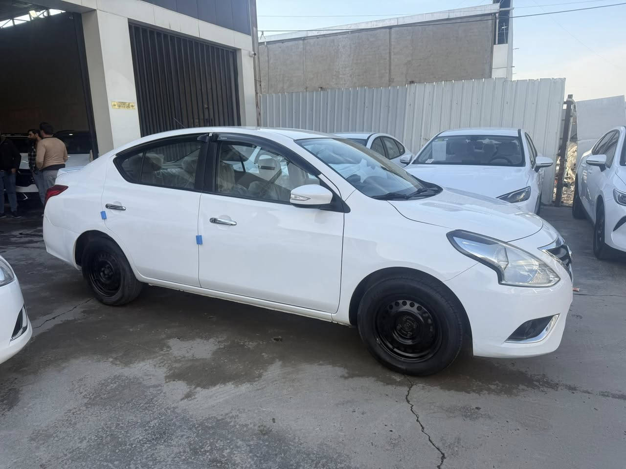 سني موديل 24مكفوله ماشيه 94سياره جديده وقم سليمانيه دولي تريد تحويل وكاله حاضر مكاني بغداد معارض البياع
سعر117وبيه مجال شراي يتصل ويدلل
***********
