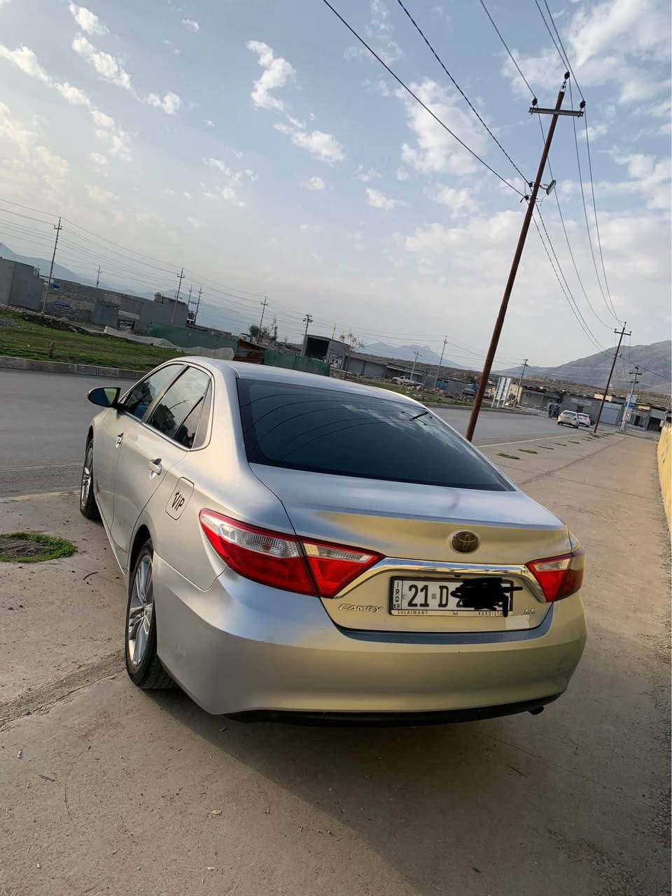 سلام العلیکم،بەناوی خوای گەورە
کامری مۆدێل 2015 شکل 17
ئەمریکی مواسەفات LE.
ڕەنگی سلڤەر ،دوو پارچەی بۆیاغە بۆنیت و سندوق،بەبئ ناوگرتن،پئشەوەی یەک نوکە دەرزی ناوگرتنی نیە،پشتەوەشی بەشەرتی ناو حەوز یەک نوکە دەرزی ناوی نیە،سەقفی دوسێ شەپۆلی گچکەی هەیە بەبێ تەرزە بەبێ گەچڵان،،بە شەرتی تەرزە دەیدەم تەرزە نیە،دەرگای دوواوە لای سەکن لەبەشی خوارەوە یەک شوختی هەیە،مەکینە کراوەتەوە بە شەرتی ١٠ فیتەر،چەورایی نیە رۆن کەم ناکات هەمووی بەشەرت،پەڕەشوتەکانی هیچی نەتەقیوە ٦ پەڕەشوت بیلاد،
85 مایڵ ڕۆییوە،
شوێن:حاجیاوا-ڕانیە
بۆ نرخ نامە بنئرە یان پەیوەندی بەو ژمارەیەوە بکەن
*********** رانية, السليمانية
