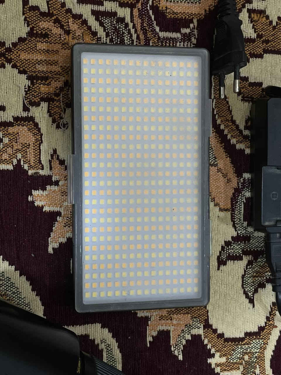 متوفر غراض تصوير كامله مكاني نجف سعر لكل مليون ونص كامرة D60 وكامرة D7 مارك || وعدسات ١٣٥/١٨ عدد٢ وعدسة ٨٥mm١.٨ وعدسة ٧٠/٣٠٠ وفلاش وشاحنات وباتريات وضائية وستاند وجنطة ضهر جبيره ورامات عدد٢ للتواصل ***********
