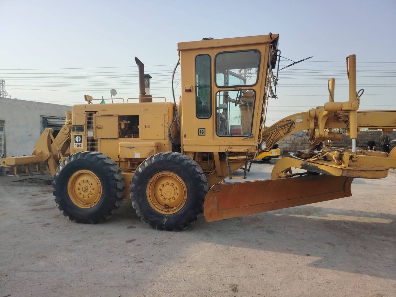 سلام عليكم للبيع كريدر كتر مكينه مكفولة كفالة عامه شرط شغل رقم واسط تحويل مباشر *********** *********** @إشارة
