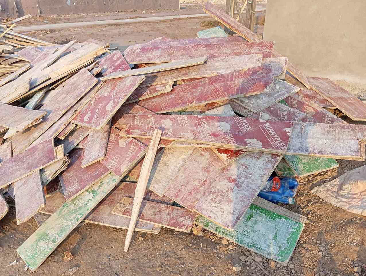 خشب بلايود للبيع يفيد اهل القالب الصب للستفسار خاص او على الرقم ***********
