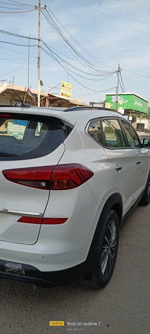 السلام عليكم توسان خليجيه 2019فول مواصفات لمتدد
السياره مكفوله كفاله عامه من البرغي ما مفتوح بيها  بيها  حالوب بلبنيد مبين بلصور والسونار موجود هم  بلصور السياره نظيفه معنا الكلمه تجي وتشوفها  
مكان السياره بغداد البلديات
السياره ماشيه 112 السعر 185 $ وبيها مجال  
*********** للتواصل متواجد واتساب
