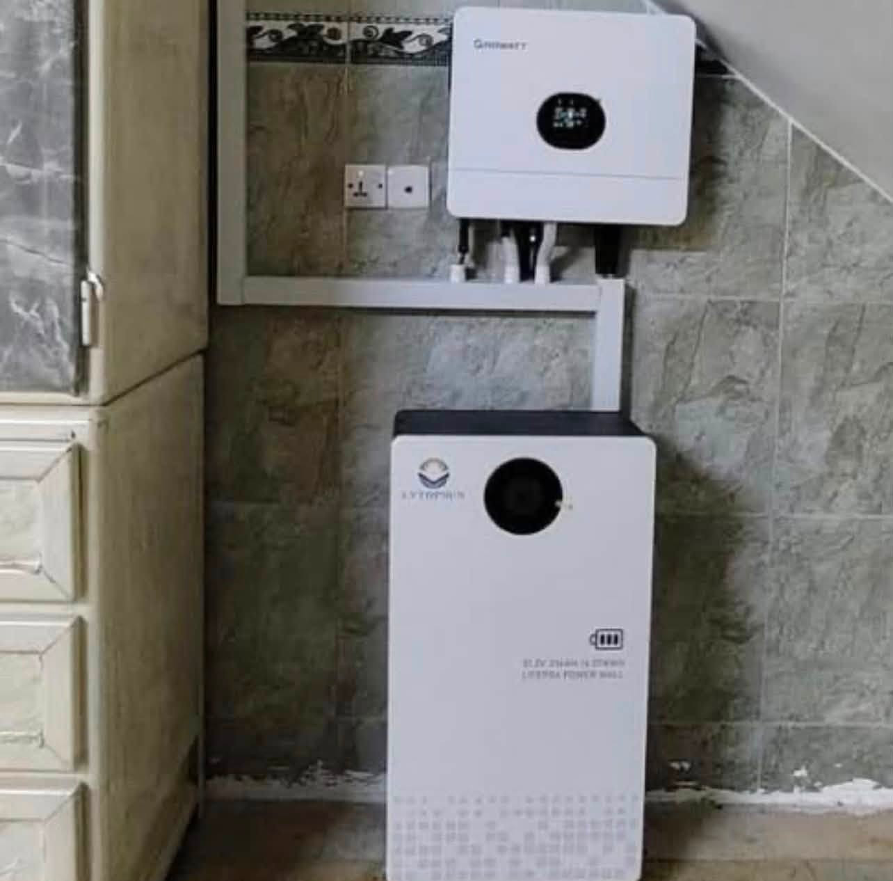 � السلام عليكم ورحمة الله وبركاته 
تعلن شركة الخطة البديلة (Plan 😎 عن استعدادها لتجهيز وتنفيذ:

🏡 المنازل
🏢 البنايات السكنية والتجارية
🏭 المشاريع بمختلف أحجامها

بأحدث منظومات الطاقة الشمسية، وتشمل
🔹 نوفر:
✅ منظومات High Voltage (HV) و Low Voltage (LV).
🔋 بطاريات LVTOPSUN الأصلية بمختلف السعات.
⚡ انفيرترات Solis و LVTOPSUN بأحجام مختلفة.
☀️ ألواح LONGi Hi-MO X10 بقدرة 650W عالية الكفاءة.

🔹 خدماتنا:
✔️ الكشف الموقعي ودراسة المشروع.
✔️ تصميم المنظومة بما يتناسب مع احتياج الزبون.
✔️ تجهيز جميع المواد الأصلية مع الضمان.
✔️ تنفيذ وتنصيب بأيدي كادر هندسي وفني متخصص.
✔️ برمجة وتشغيل المنظومة باحترافية.
✔️ خدمة ما بعد التنصيب والدعم الفني المستمر.
✔️ كفالة وضمان على الأجهزة وأعمال التنصيب.
✔️ أسعار منافسة وجودة مضمونة.

📞 للاستفسار والحجز:
رضا
***********

Plan B
نحو طاقة شمسية موثوقة… توفير أكبر ومستقبل أفضل. ☀
