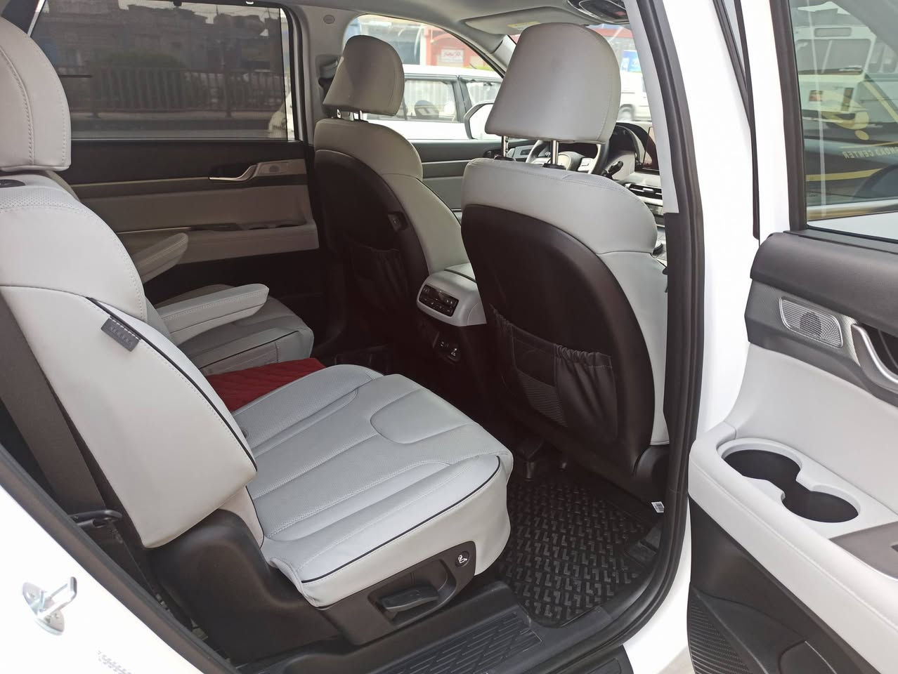 هيونداي بليسايد كلكرافي 2024
    Hyundai Palisade Lmited.        
 بالبليسايد  مواصفات لمتد الون ابيض 
ماشية 22الف ميل فقط  محرك 6 سلندر 3.8L 
السيارك كاتى بدون رقم تترقم شمالي دهوك 
المواصفات : بصمة ، تشغيل عن بعد ، بصمة ابواب 
،بانوراما  فتحة سقف ، سماعات هارمن كاردن ، رادار امامي جانبي عدد 6 ، حساسات امامي خلفي ، شت كامرات 360 درجة  خزن ميموري كشن سائق والراكب والخلفي كهربائي و تدفئة و تبريد الاربعة، كشنات جلد ، كشنات Vip منفصل ، بردات جانبية ، تبريد مركزي امامي خلفي منفضل التحكم ، تحكمات ستيرن ، شفتات ، كروز سرعة و سياقة ذاتية بالكامل ، تدفئة ستيرن ، مري هيتر ، صندوق كهربائي وفتح الصندوق ذكي  ، خمس و ضعيات قيادة ، ويل كب 20 ، اوتو هولد + نقطة عمياء *•+ اوتو بريك ، هاند بريك بصمة ، مثبت سرعة ، شحن لاسلكي ، ، شاشة كبيرة ديجيتال  بلدشبول ، تشغيل بصمة ، منفذ type-c , و بعد بيها هواي مواصفات ، 
السيارة جاهزة  
السعر : 30000$ورقة و بيها مجال 
مكان السيارة نينوى
للتواصل : اتصال او واتساب
***********
