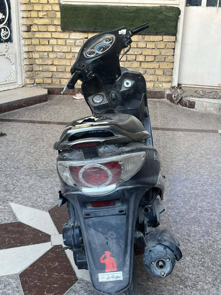 السلام عليكم جي 4  دراجه نضيفه شغاله من طول لطول  مابيه اي نقص مكان ناصريه مركز سعر ٣٥٠ وبيه مجال هـ ‭٠٧٨١ ٣٥١ ٦٣٨٩‬
