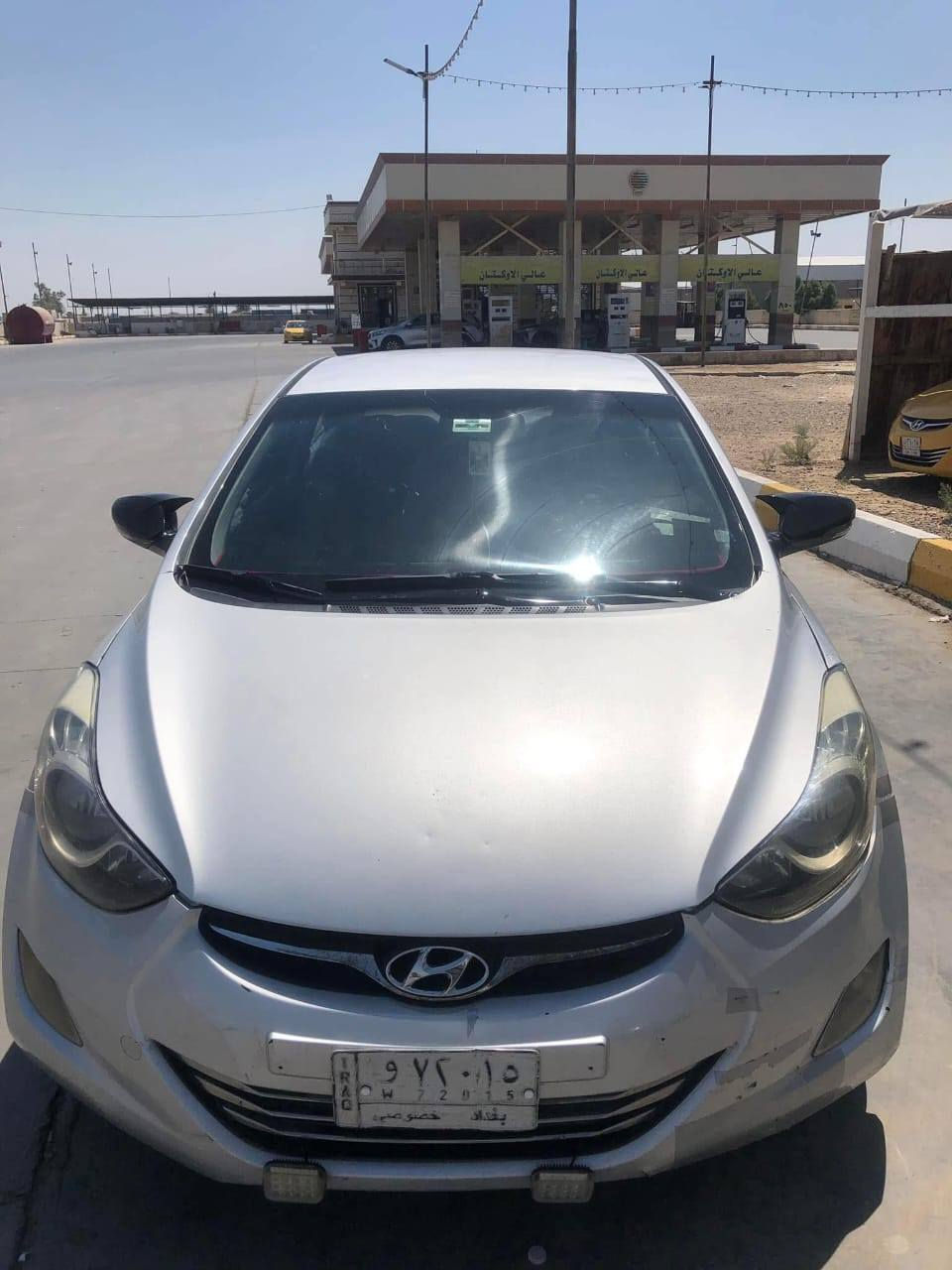 السلام عليكم
اخوان افانتي 2011للبيع قسط مقدمه 45وبل شهر 3
بيهة باب وجاملغ عكس السايق وبيهة بنيد جراد مو حادث
مكينه 1600جي دي اي 
 كير اوتو
 تبريد ثلج 
كهربائيات جاهزه 
السياره خير من الله مناقصهة شي يرادلهة شويه ترتيب فقط 
اتصال ***********
مكان بغداد غزاليه ممتواجد عل خاص
