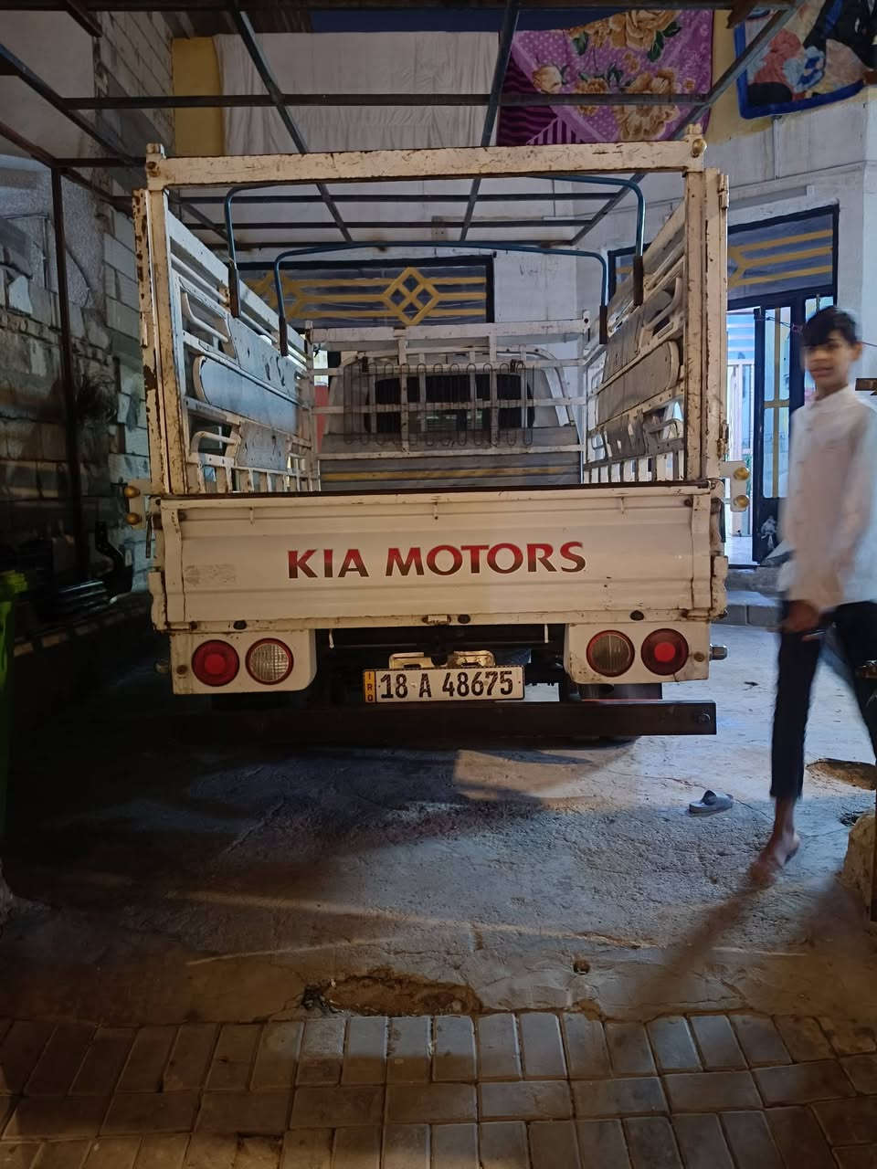 السلام عليكم سيارة مكفولة عامة سيارة جاهزة من كل النواحي مكينة من كير ومن موديل 18 المكان البصرة السعرالسعر 118 وبيهة مجال قليل *********** سيارة بسمي عكس ثاني يونان السنوي ال 2029
