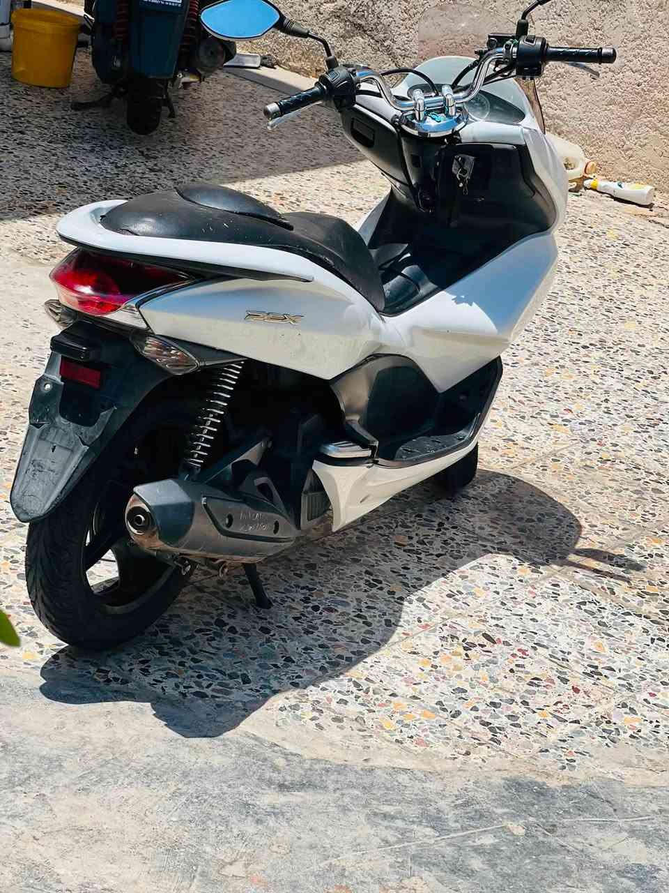 السلام عليكم دراجه pcx جيل اول ياباني gf نضيفه وحلوه اوراقها باسمي مكينتها ناعمه وشعله ومعدل خير من الله تجي تفحص وتشوف العنوان بغداد /فلكه حي النصر/ السعر (مليون و150)
للستفسار اتصال على الرقم ***********
