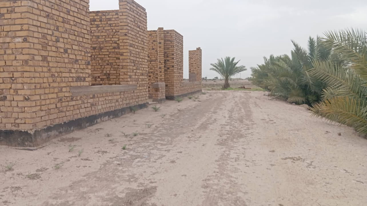السلام عليكم ارض زراعيه 10دونم متكونه من بستان وبيت هيكل متكون من 3غرف 
مع صاله مع مطبخ حار وبارد مع صحيات داخليه مع صاله 

مع مضيف  

السعر 90 وبي مجال 

غير متواجد على الخاص 

اتصل على الارقام التاليه 

***********

***********
واتساب فقط
