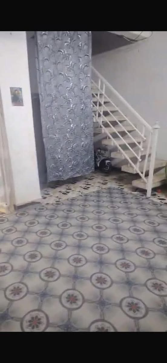 🏠: #دار_للبيع
📍: الموقع حي الامين قرب سيراميك العيساوي
📐:مساحة ٢٠٠ متر واجهة ١٠ نزال ٢٠
🏗️. بناء كونكريت بلوك 
تفاصيل الدار 
🔸. طابقين 
الاول يحتوي على 
.غرفه
.استقبال
.صاله
.مطبخ
.صحيات
.طارمه 
.صحيات داخليه وخارجية 

الثاني 
.غرفه نوم 
 💸. السعر ٥٥ مليون وقابل للتفاوض 
——————————- للاستفسار اكثر مراجعة مكتبنا 
#مكتب_الاتحاد_للعقار
عنوان المكتب حي الجامعة الحولي مجاور بيت فيصل النائلي 
متواجدين من الساعة ١ ضهراً الى الساعة ٩ ليلا
————————————- او الاتصال بالارقام التاليه
*********** محمد العصامي
*********** حسن الشباني
