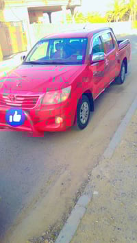 للبيع بيك آب هايلوكس موديل 2014 رقم بغداد باسمي  ماشيه 154 حقيقي الاست...