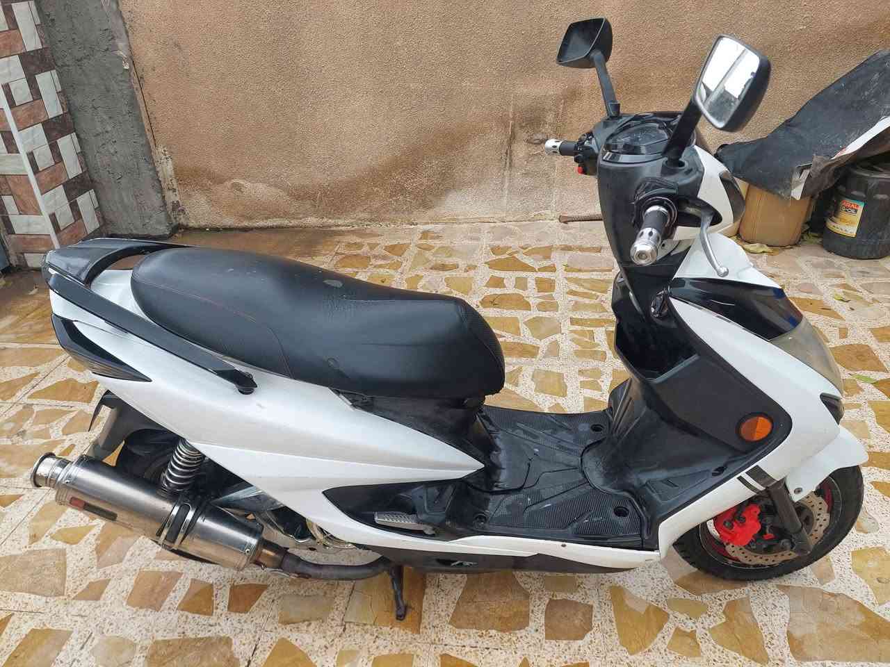 ♦️ سلام عليكم
♦️دراجة سكنس ياباني شمعة موديل 2015
♦️ دراجة نوزل ♦️الون ابيض♦️
♦️كهربائيات اشاير لايت عالي ناصي كلهن شغالات
♦️الدراجة بيهة عطل وديت اكثر من مصلح مايعرفون للنوزل الة جهاز فحص يربطون ويطلعون خلل 
الدراجة مرة تشتغل مرة لا وبطسة تطفة محد يعرفلهة فيشة نوزل جويتر فيتبم يمنة بالمقدادية مايعرفولهة ابيع هل موجود كوم حديد 
♦️اوراق كاملة 🧿

♦️السعر مناسب تاخذ كوم حديد واسئل الرمبة مالتهة بيشش 

♦️المكان ديالى المقدادية 
 
الرقم بي واتساب بالفيس مامتواجد الشراي يتصل
♦️📞📞📞  ***********📞📞📞♦️
