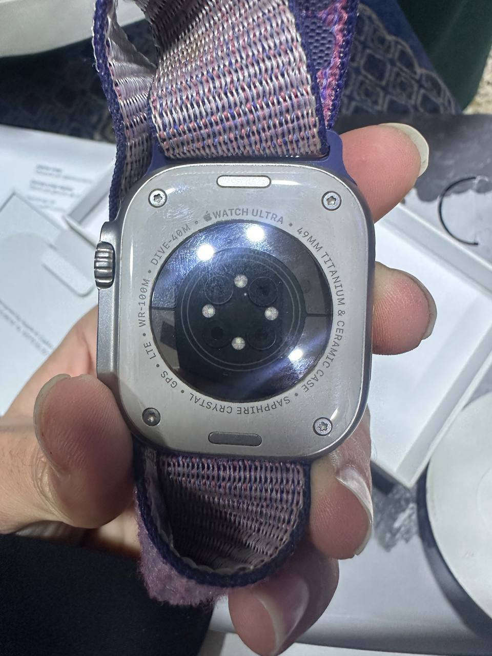 ساعه Apple Watch Ultra 49mm
Titanium
Green Alpine Loop (L)
الموديل: A2859
بطاريه 100% 
الحماية: زجاج Sapphire مقاوم للخدش
المعالج: S8 SiP
النظام: watchOS (قابل للتحديث)
السعر(500)قفل من الاخر او اتصل على الواتس اب(***********) او المراسله على الماسنجر 🩵
