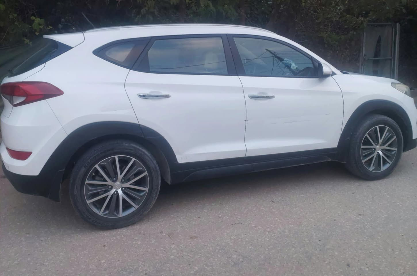 توسان مديل ٢٠١٦ شكل ١٧ كفاله عامه ماعده خدوش باب الجه والباقي كفاله عامه  من اي شي وسياره نضيفه ومرتبه 
***********
