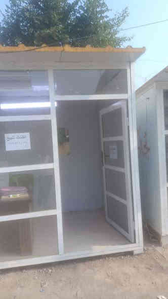 #كشك_للبيع 

الحجم / 2 في 3 
كهربائيات كامله /ارضيه خشب/ طول مترتين ونص /باب 90 سم/العنوان محاويل حي 17 اباب طابو محاويل /

السعر / 850 وبي مجال بسيط جدا 
للاستفسار/ ***********
