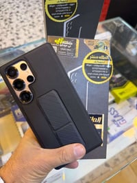 S25 الترا  256  ضمان عين الفهد  ملحقات كاملة  مع لاصق شاشة وحماية كامي...