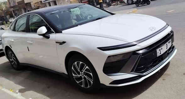 سلام عليكم
سوناتا للبيع
هايبر 
موديل 24 
فول مواصفات 
1/1
خليجي 
رقم مثنى 
الاستفسار على رقم
***********
