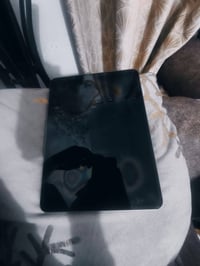 ايباد M2 • اثار شاشة • تبديل