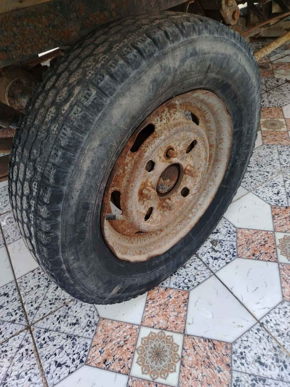 سلام عليكم محرك للبيع سعر ١٠٠ وزوج تواير سعر ٣٠ ميسان ناحيه السلام ***********
