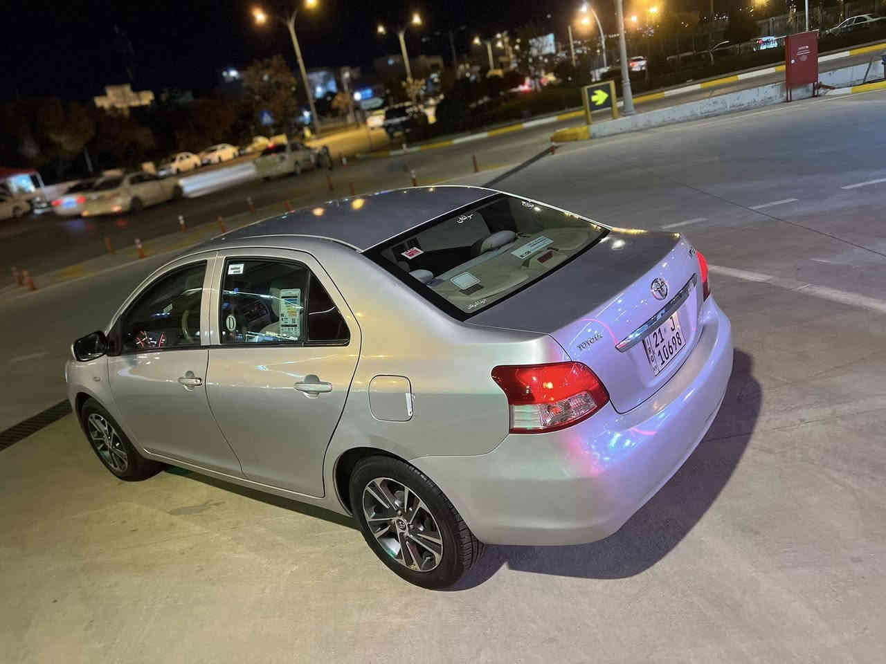 توێتا یارس بۆفرۆشتن.                                                                      مۆدیل2012.                                                                                   مەکینە گەورە تۆماتیک.                                                                    ئەی بیئێس یەک بستی بۆیاخە چوار تایەوو ویلی لۆک.                               بۆزانیاری زیتار پەی وەندی کە ￼***********
