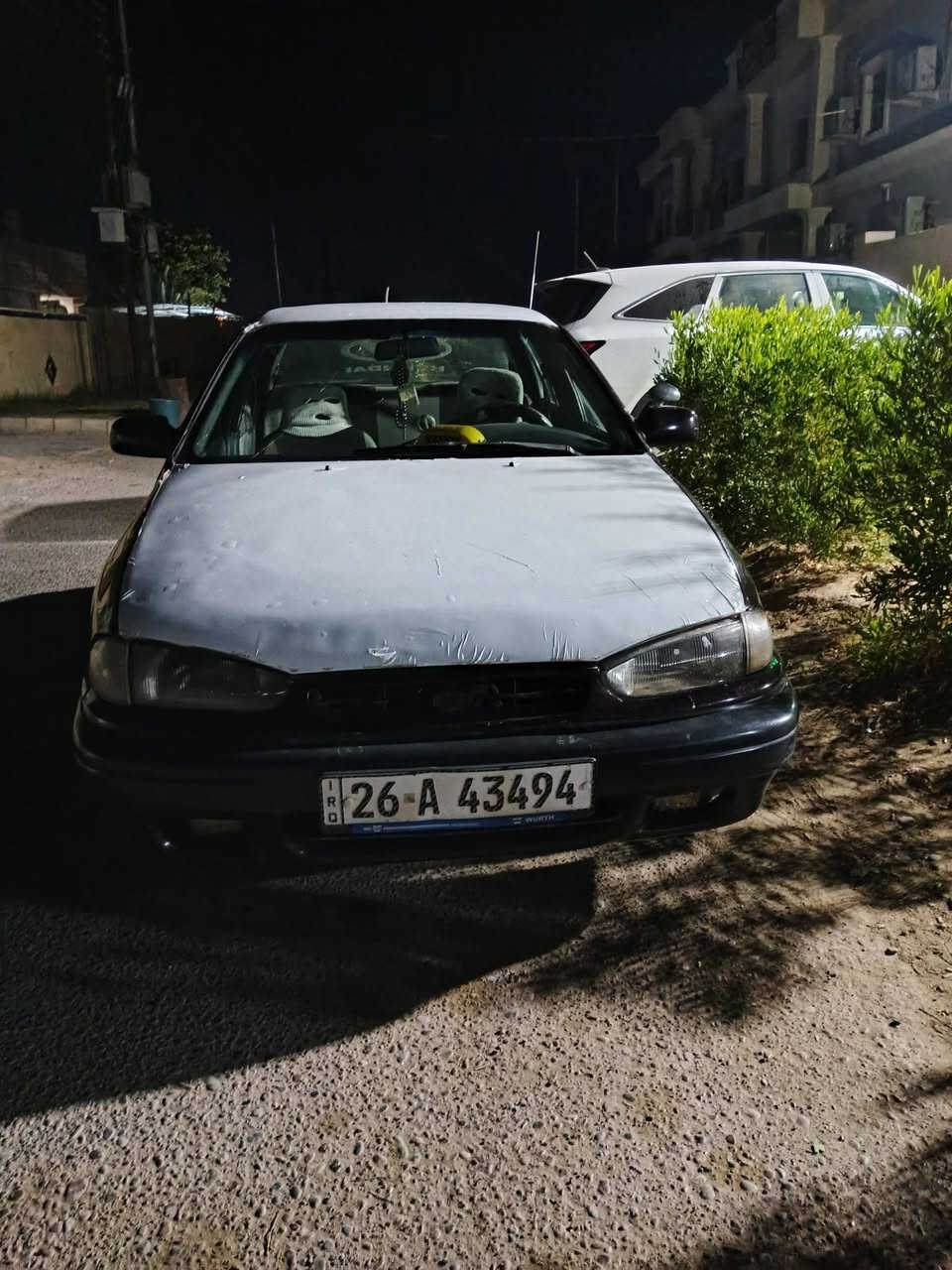 السلام عليكم الانتره دمعه موديل ٩٣ رقم صلاح الدين نكليزي كهربائيات كلها شغاله اربع جوم يصعدن وينزلن مسجل شاشه اربع سماعات تبريد ويا السويج محرك كير شرط بيها نواقص قليله السعر ٣٠ مراوس حسب القناعه الرقم، ***********
