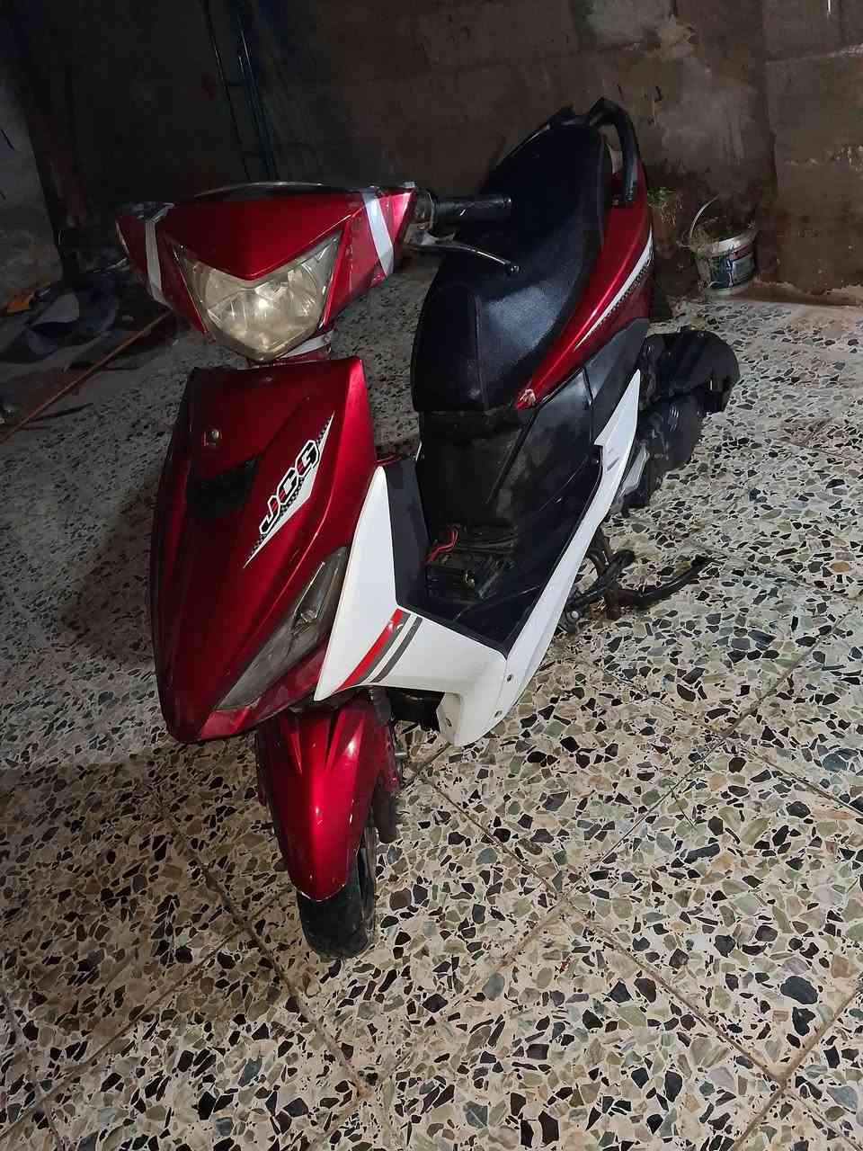 دراجه للبيع نضافه ٧٠بالميه سعرها مناسب جوه السوك ب١٥٠ الف***********
