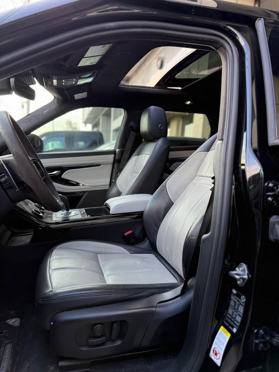 RANGE ROVER EVOQUE 2023 🔥🔥

مؤديل: 2023
وارد: امريكي 
رؤيشتن: 36,000 مايل 

حالەت: بێ بۆیاخ
مؤبايل📞: 
***********
ناونيشان:هةولير

موديل:2023
وارد: امريكي 
ماشي: 36,000مايل
صبغ: بدون صبغ
تلفون📞:
 ***********
العنوان:اربيل أربيل, العراق
